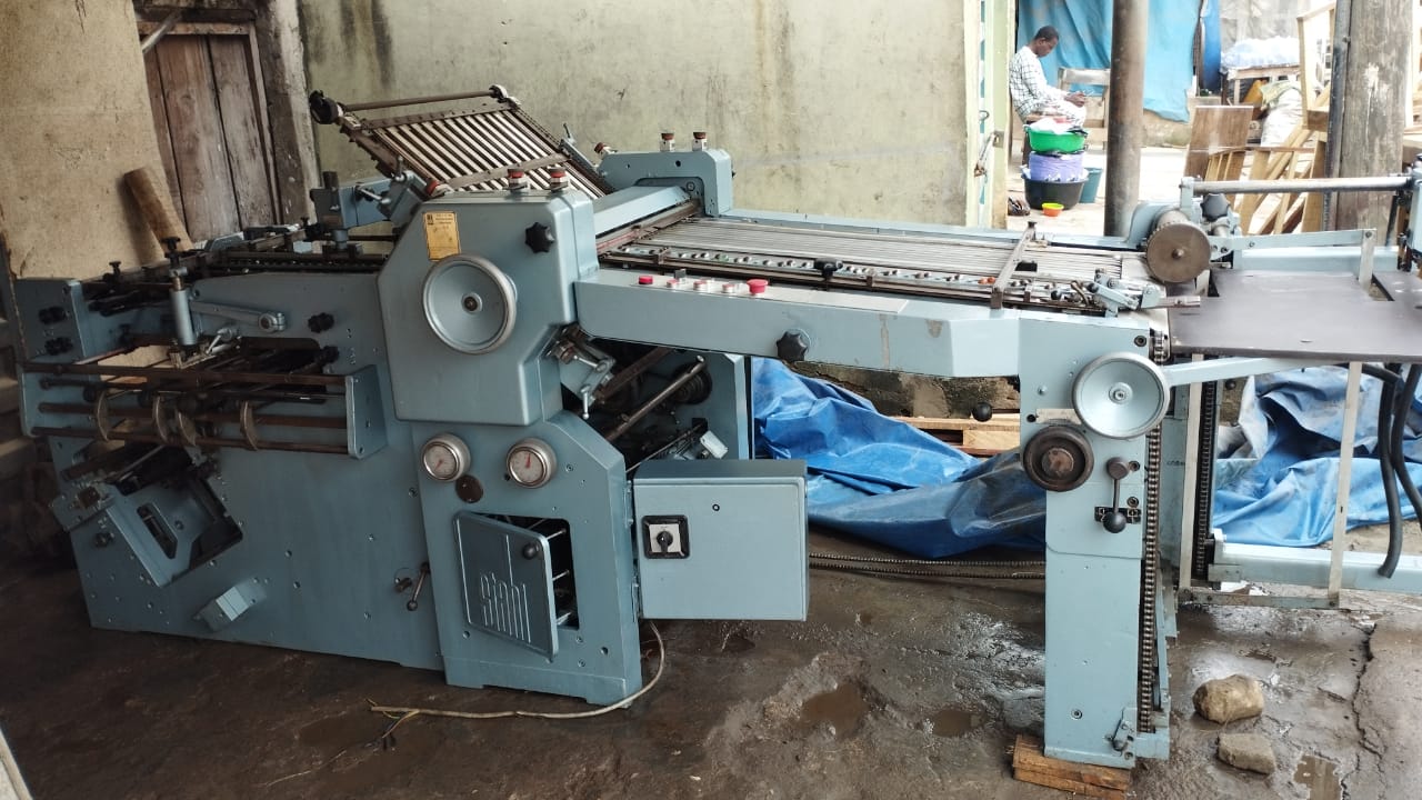 Folding machine